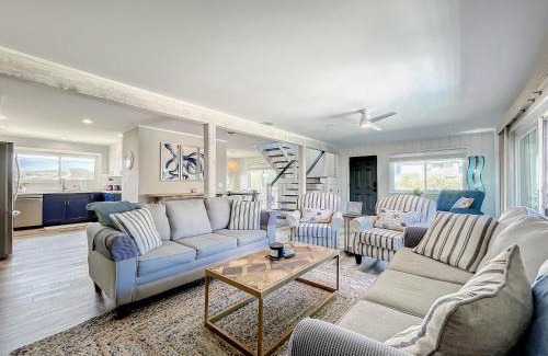 Sea Dunes Apartment | Octopus Garden: Elegant Townhome with Ocean Views & Spa