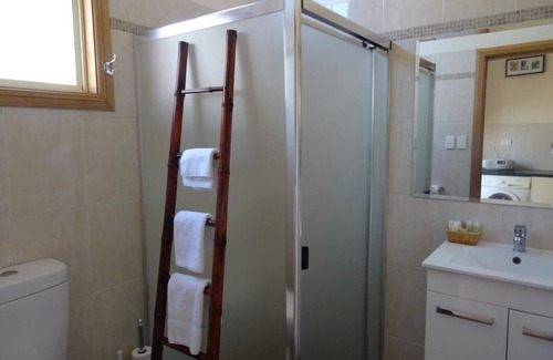 Parkside Cottage | Odeon Cottage - Guest Rated 10/10 with Family-Friendly Amenities