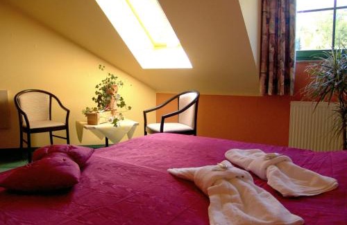 Schwedt/Oder Hotel | Pet-Friendly Comfort at Oder-Hotel with Hot Tub & Breakfast