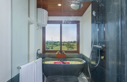 Gianyar Hotel | Family-Friendly Odessa Village by Pramana Villas with Pool