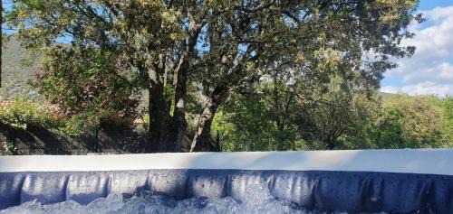 Rustrel House | Serene Odette du Colorado: Hot Tub & Scenic Views Await