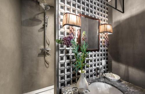 Historical Center Bruges Apartment | Odevaere - Elegant Apartment with Terrace & Family Friendly