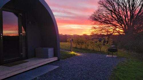 Welshpool Ski Chalet | Exceptional Odli Glamping: Top-Rated Pod with Hot Tub