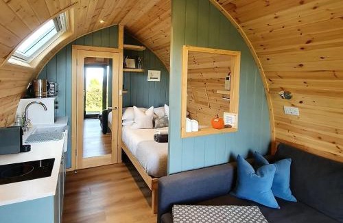 Welshpool Ski Chalet | Exceptional Odli Glamping: Top-Rated Pod with Hot Tub
