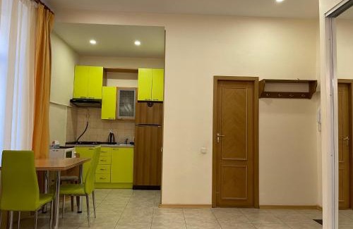 Khreshchatyy Yar Apartment | Cozy Odnokomnatnaya Studio - Guest Rated 9.5/10