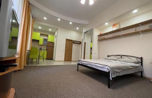 Khreshchatyy Yar Apartment | Cozy Odnokomnatnaya Studio - Guest Rated 9.5/10