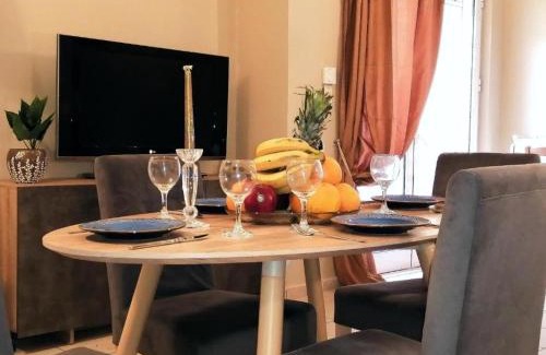 Old Town Apartment | Convenient Odyseia Apts ΙI: Ideal for Families & Pets