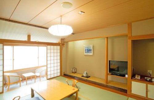 Onneyu Hotel | Experience Oehonke: 4-Star Stay with Hot Tub & Breakfast