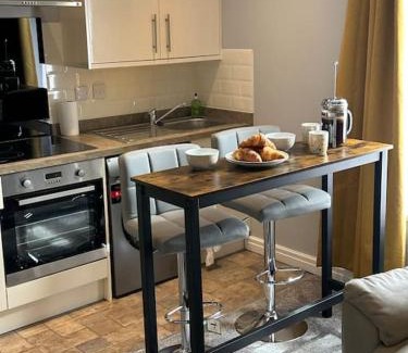 Blackpool Town Center Apartment | Experience O’er The Yard Hideaway - Guest Rated 9.8/10