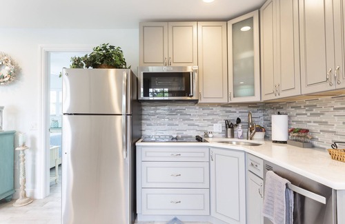 Pineapple Grove Arts District Cottage | Discover Delight in Delray: Ocean View, Dining & Beaches