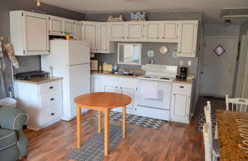 Spirit Lake Villa | Scenic Walleye Cabin on East Lake Okoboji - Guest Rated 9/10