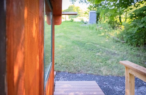 Town of Broome Cabin | Cozy Tiny House with Mountain Views & Spa Amenities