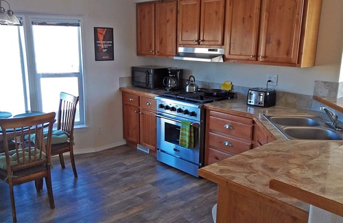 Panguitch Cabin | Cozy Off Grid Cabin Near Bryce Canyon with Breakfast Included