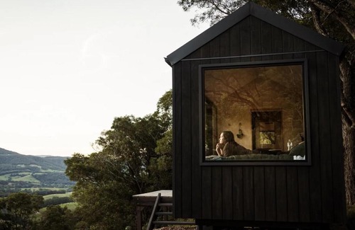 Jamberoo House | Off-Grid Cabin Surrounded by Nature - Hot Tub - Banjo