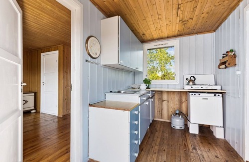 Amli Cabin | Panoramic View Off-Grid Cabin: Rated 10/10, Pet Friendly