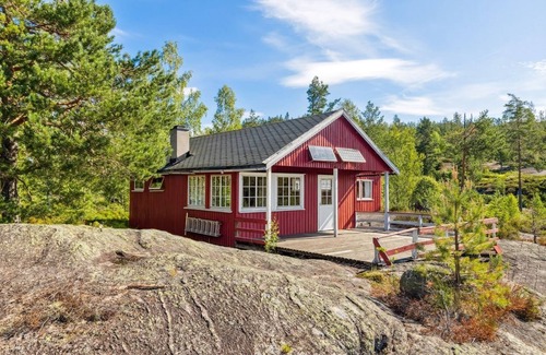 Amli Cabin | Panoramic View Off-Grid Cabin: Rated 10/10, Pet Friendly