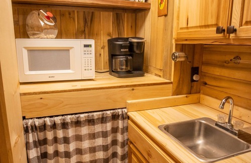 Ansted Cabin | Unique Mountain Cabin Getaway with ATV Access Near New River