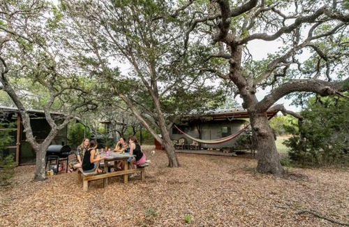 Blanco House | Unique Off-Grid Glamping Experience with Hot Tub & Spa