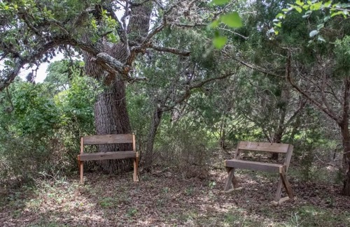 Blanco House | Unique Off-Grid Glamping Experience with Hot Tub & Spa