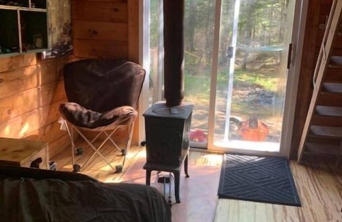 Orland House | Explore the Off-grid Sunrise Cabin in Serene Woods
