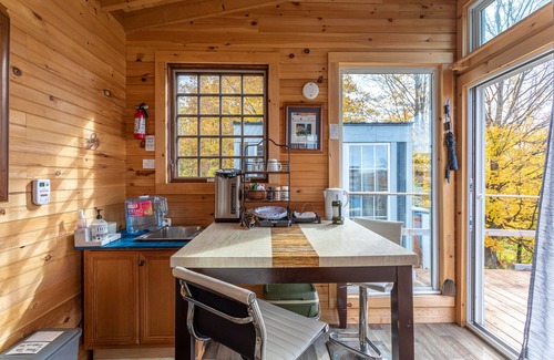 Town of Broome Cabin | Unique Stargazing Tiny Home with Mountain Views & Wi-Fi