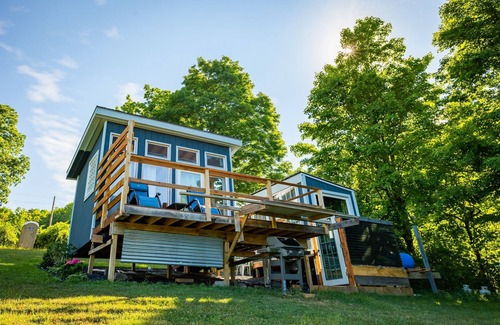 Town of Broome Cabin | Unique Stargazing Tiny Home with Mountain Views & Wi-Fi