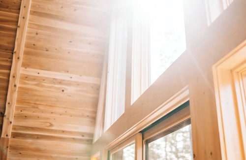 North Jay Cabin | Unplugged Retreat: Off-Grid Getaway with Hot Tub & Kayaks