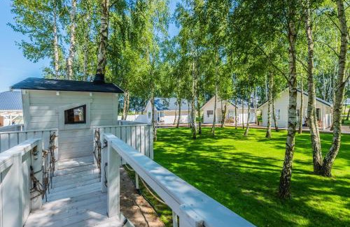 Darlowko House | Family-Friendly Getaway at Off White Domki Darłówko