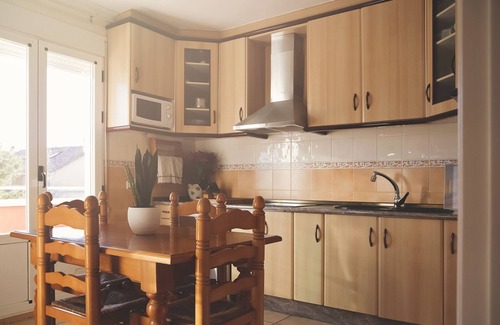 Nohales Apartment | Cozy Apartment at Casa Rural El Sauce, 2.5 km from Capital