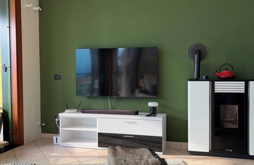 Tronzano Lago Maggiore Apartment | Stunning Lake Maggiore Views - Guest Rated 9.8, Family Friendly