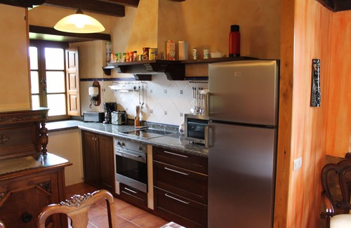 Logrezana Cottage | Family-Friendly Coastal Retreat Near Gijon with Ocean Views