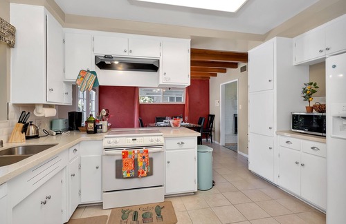 Ontario House | Budget-Friendly Retreat with Pool Table & Pet-Friendly Amenities