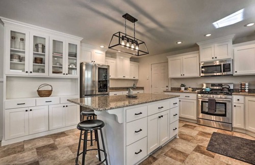 Idaho Falls House | Top-Rated Hotel with Fast WiFi and Garage Access