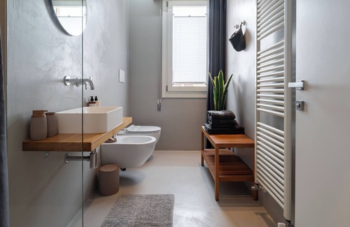 Padova Apartment | Enjoy Comfort at Officine Cavour: Oak Two-Room Apartment