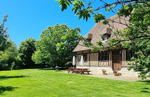 Offranville House | Discover Offranville Manor: Beach Access & Ocean Views