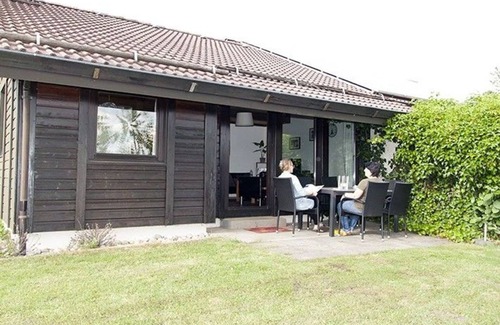 Ofingen House | Ocean View Retreat at Feriendorf Öfingen 11