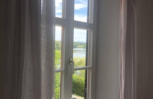 Seeon-Seebruck Apartment | Discover OG, Haus am Weinberg: Pet-Friendly Lake Getaway