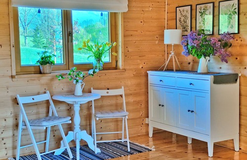 Janowice Wielkie House | Ogrod Weigla: Peaceful Retreat with Family-Friendly Amenities