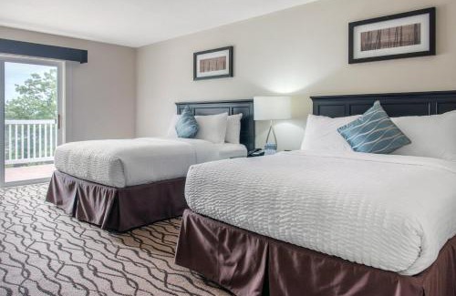 Ogunquit - Wells Hotel | Relax at Ogunquit River Inn & Suites with Pool Access
