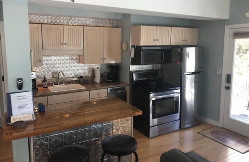 Ogunquit Condo | Oceanfront Oasis: Ogunquit's Shore Thing with Great Walk Score