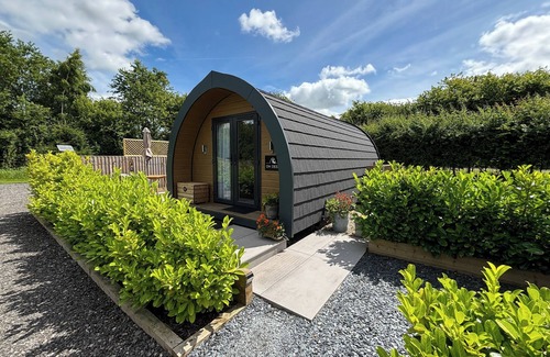 Denstone Cottage | Romantic Getaway at OH DEER with Hot Tub in Ashbourne