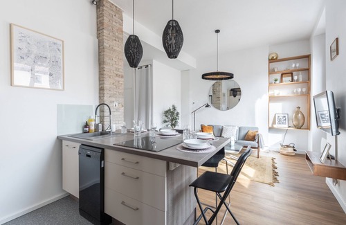 Moliere Vauban Apartment | Central Lyon Getaway: Family-Friendly Apartment with Spa