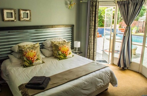 Kroonstad House | Cozy Stay at Oh So You Guesthouse with Pool & Breakfast