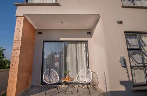 Blantyre Apartment | Delightful Oh Wine at Luca's Place - 4-Star Family Haven