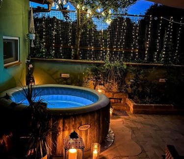 Isolotto Apartment | Guest Rated 10/10: Ohana Florence Suite with Spa Amenities
