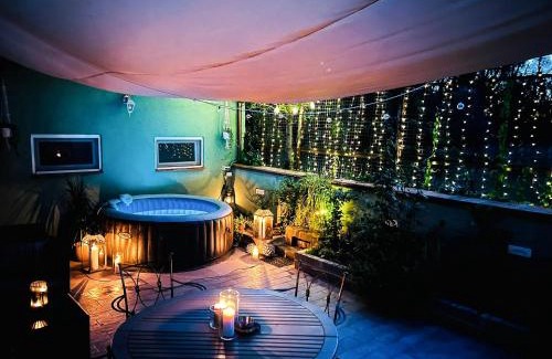 Isolotto Apartment | Guest Rated 10/10: Ohana Florence Suite with Spa Amenities