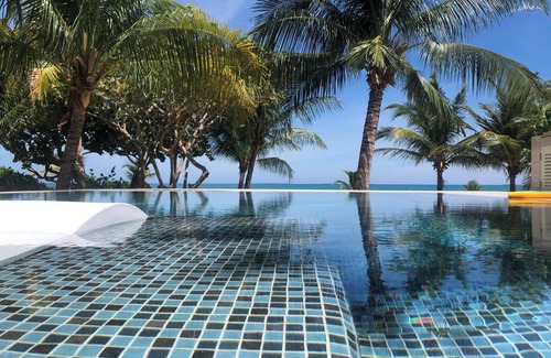 Placencia Villa | Beachfront Bliss at OHANA - PIKNI with Ocean Views & Spa