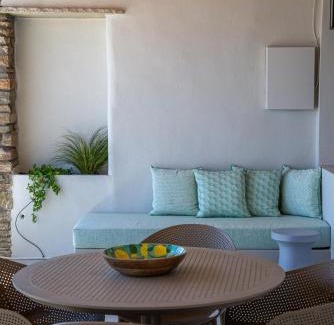 Arnados House | Family-Friendly Ohana Suite in Beautiful Tinos