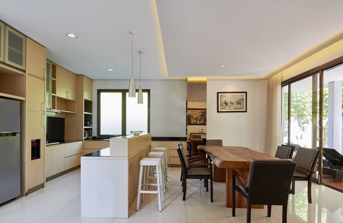 Hegarmanah Villa | Permai 7B Villa: Family-Friendly Retreat with Private Pool