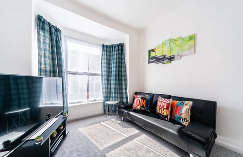 Hull House | Discover OHEMAA RETREAT BY JESOUTH: Guest Rated 10/10